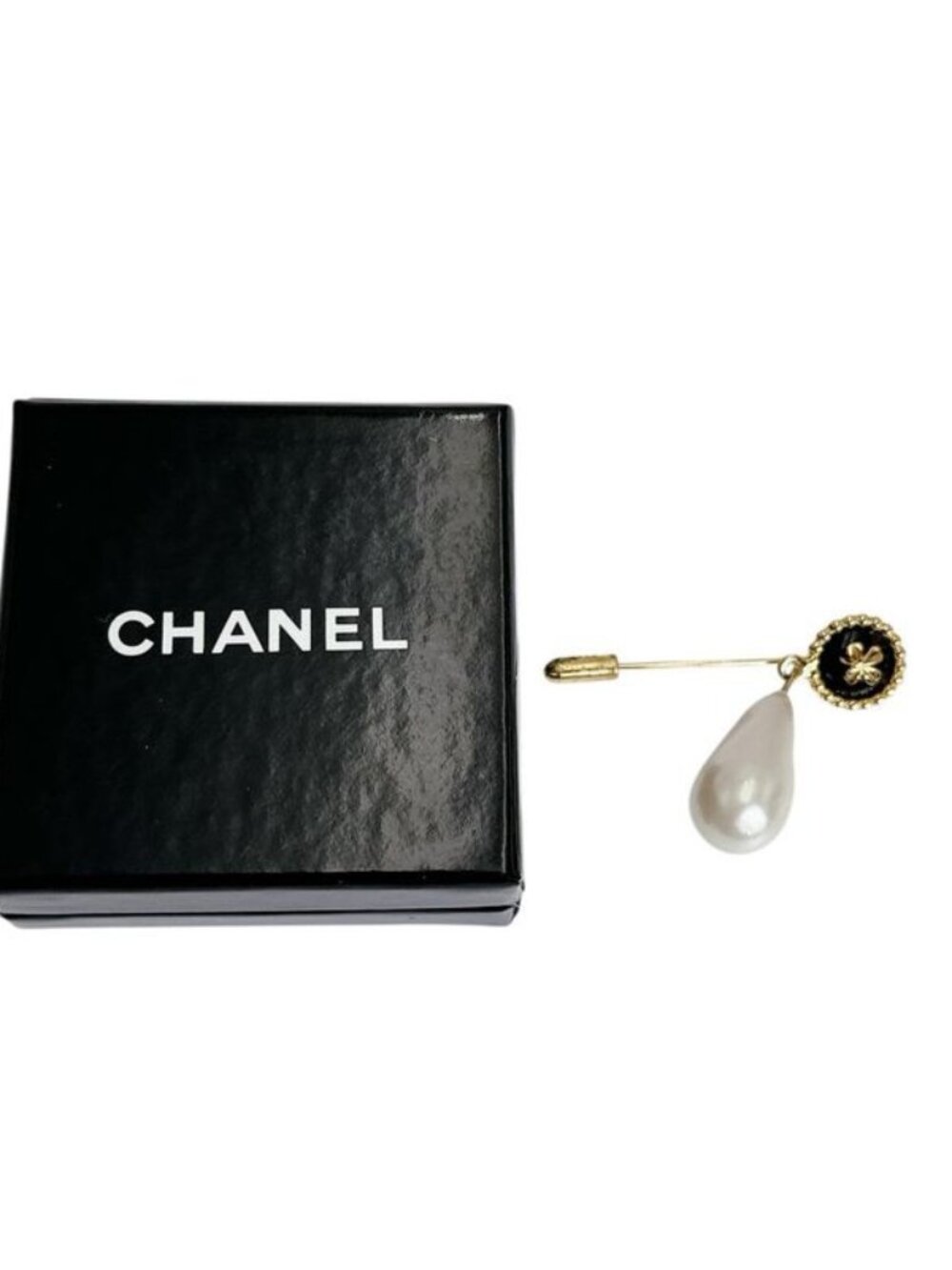 Chanel Clover Pin Brooch Drop Pearl Gold